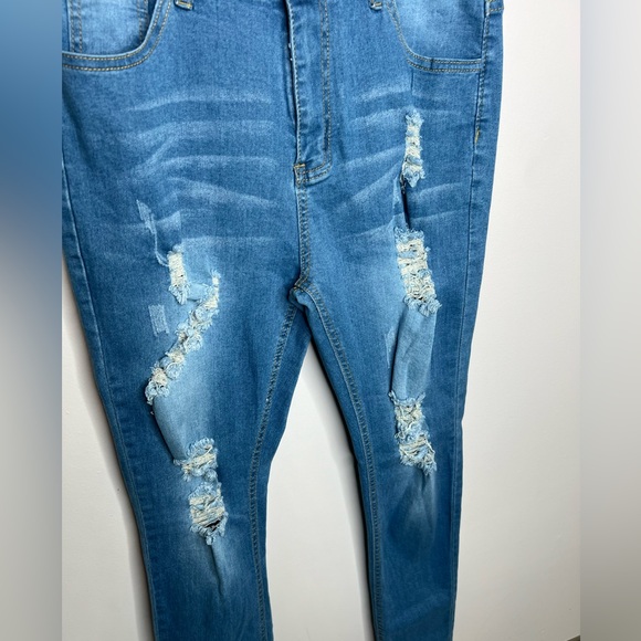 Hungson | Distressed Jeans - Picture 4 of 6